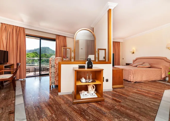 Hotel Serrano Palace